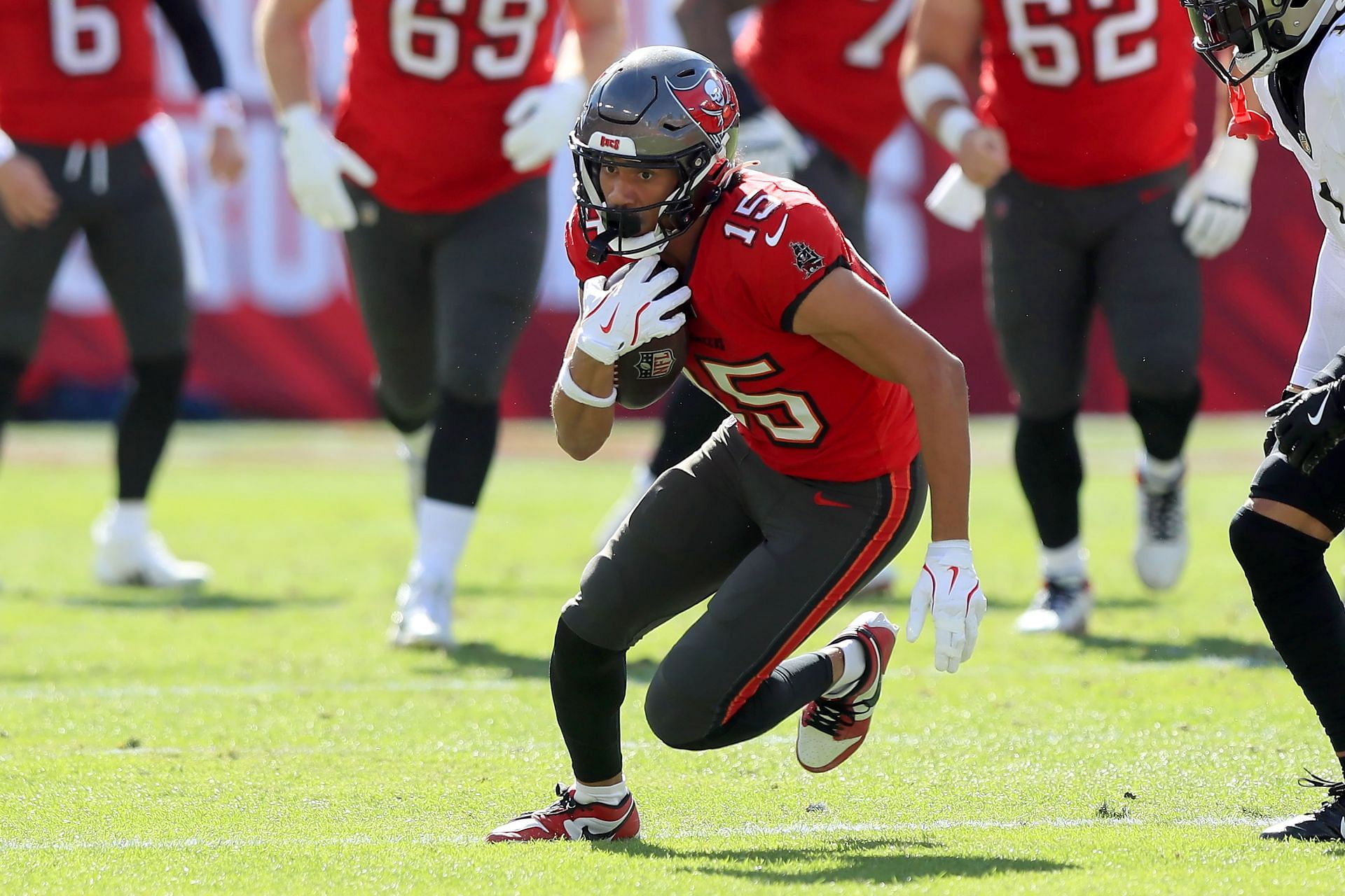 Actualización: Estado de Jalen McMillan, WR de Bucs, pre-playoffs vs Commanders