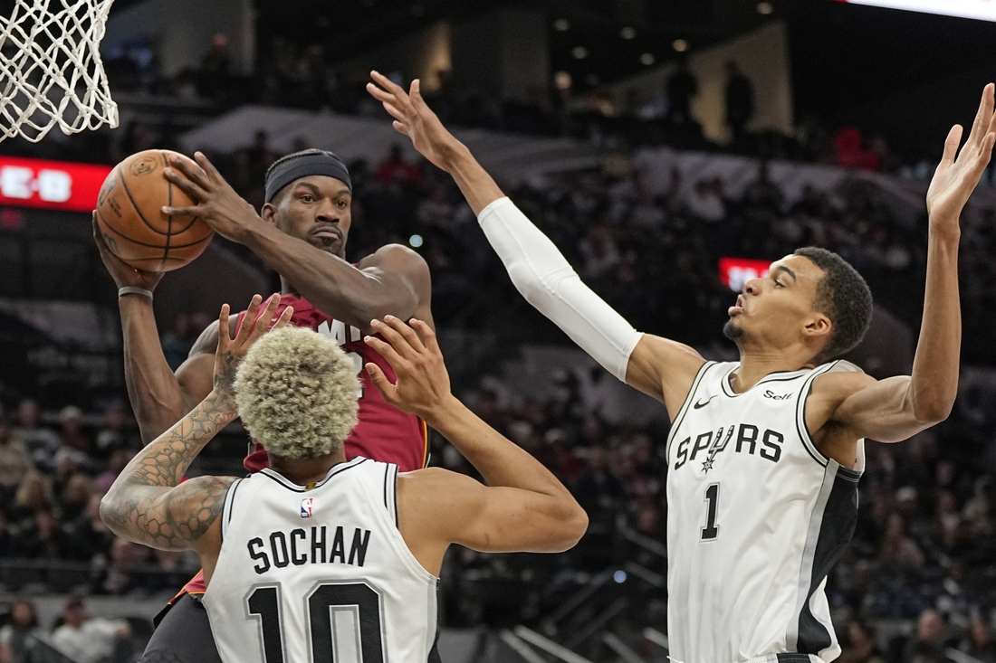 Spurs y Heat intentan romper rachas de derrotas