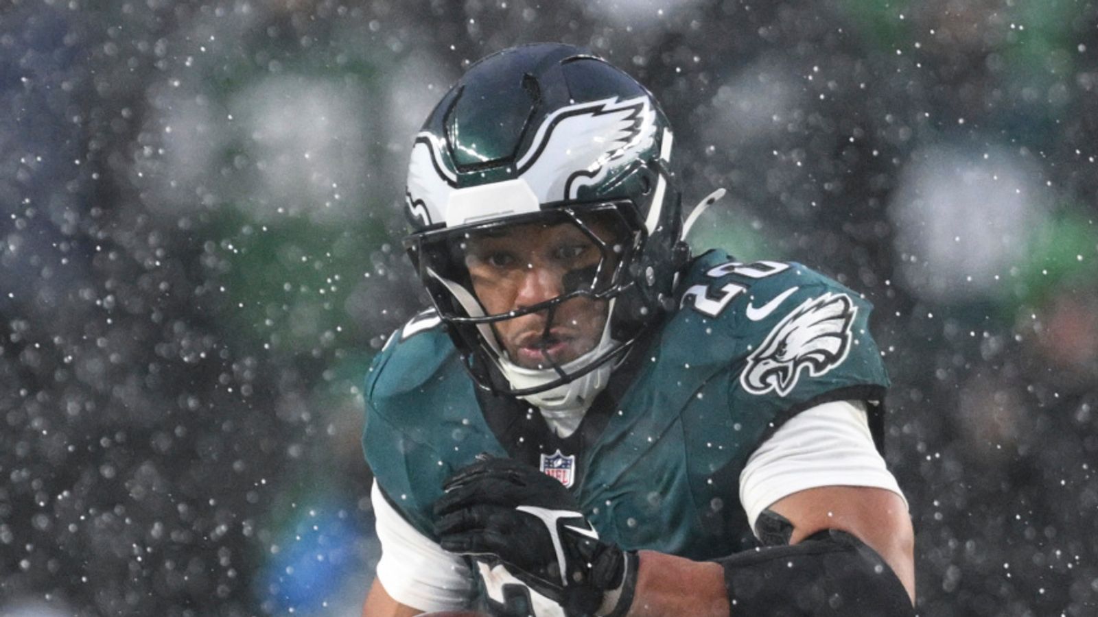 Eagles vencen a Rams 28-22, Barkley brilla, llegan a final NFC