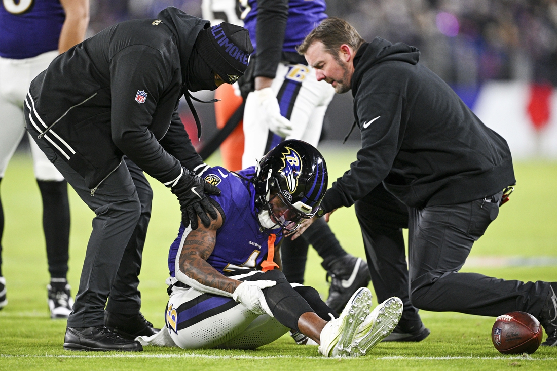 WR Zay Flowers (rodilla) de Ravens inactivo vs. Bills