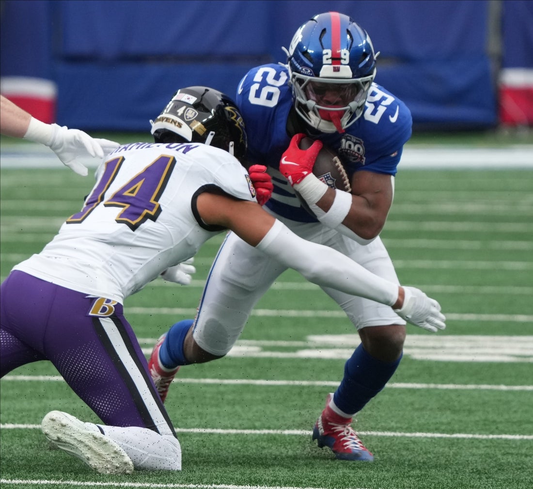 Ravens aceptan opción de Kyle Hamilton, rechazan a Tyler Linderbaum