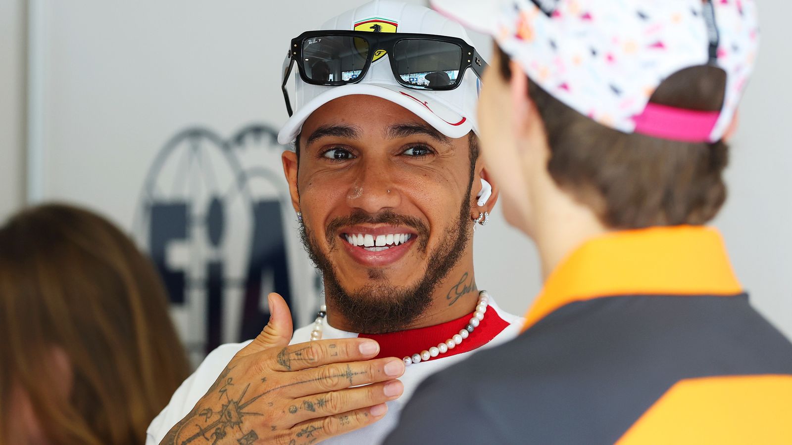Hamilton a Vasseur: “No seas tan sensible”, tras disputa en Miami GP
