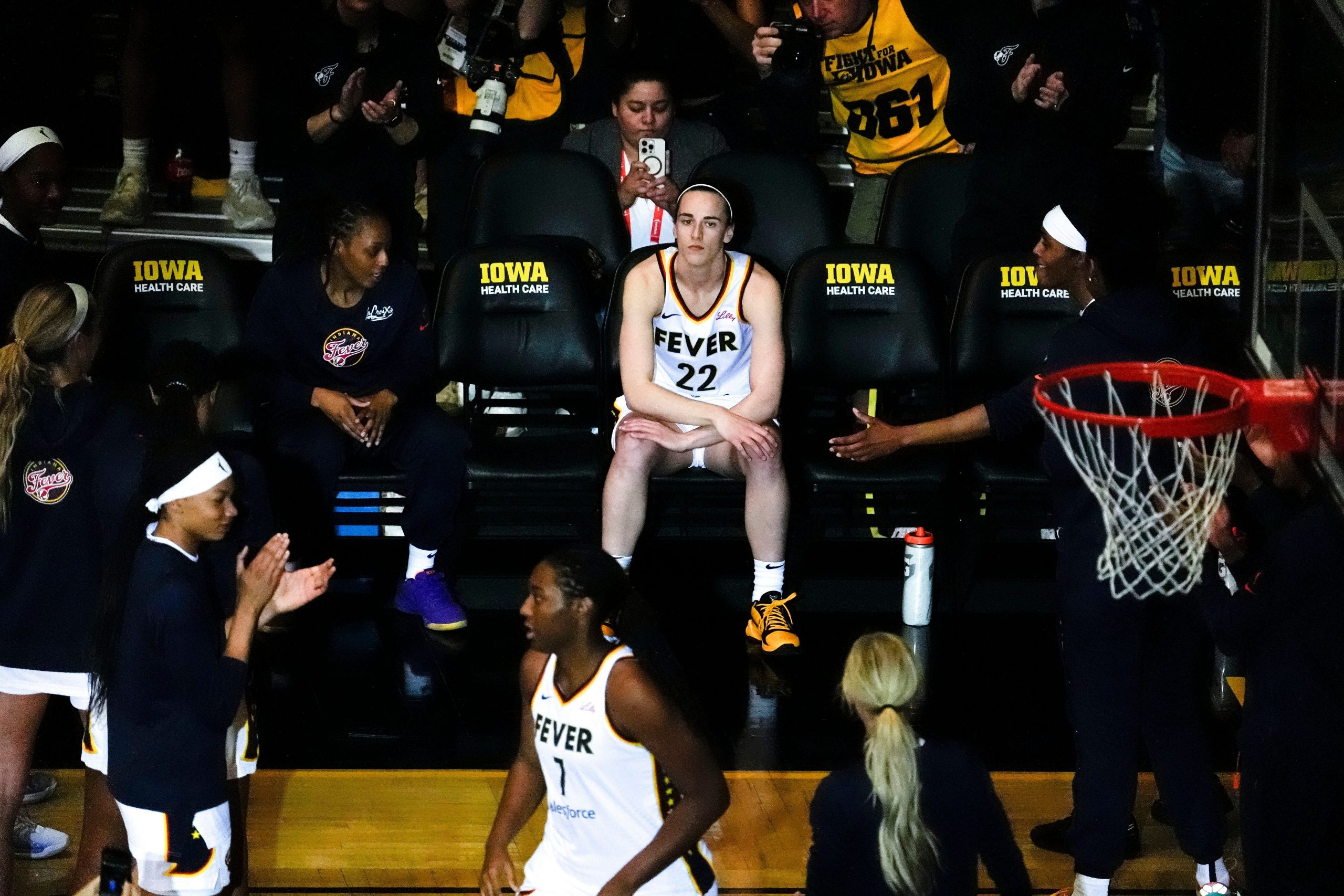 WNBA: Aficionados critican a Nike por ignorar a Caitlin Clark