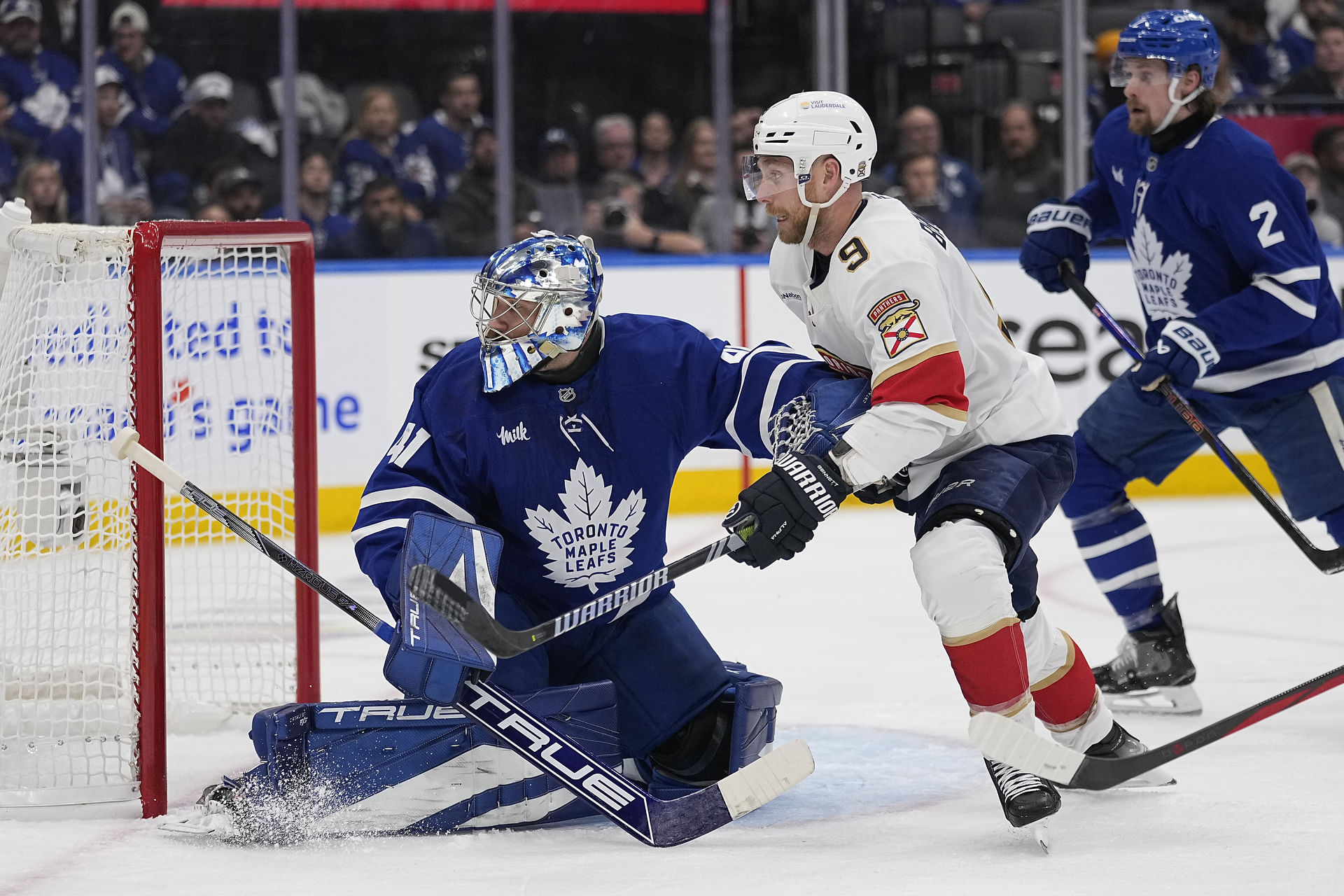 División entre fans de NHL por choque de Stolarz y Bennett