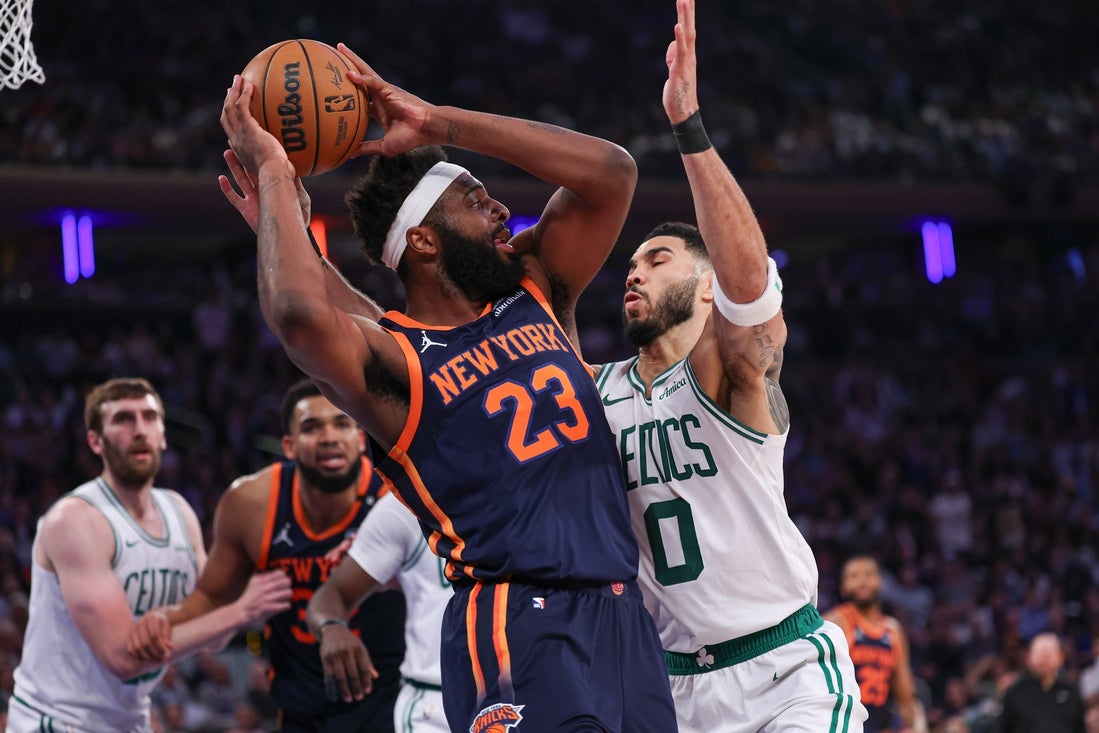 Estrella de Celtics, Jayson Tatum, lesionado, va a hacerse una resonancia