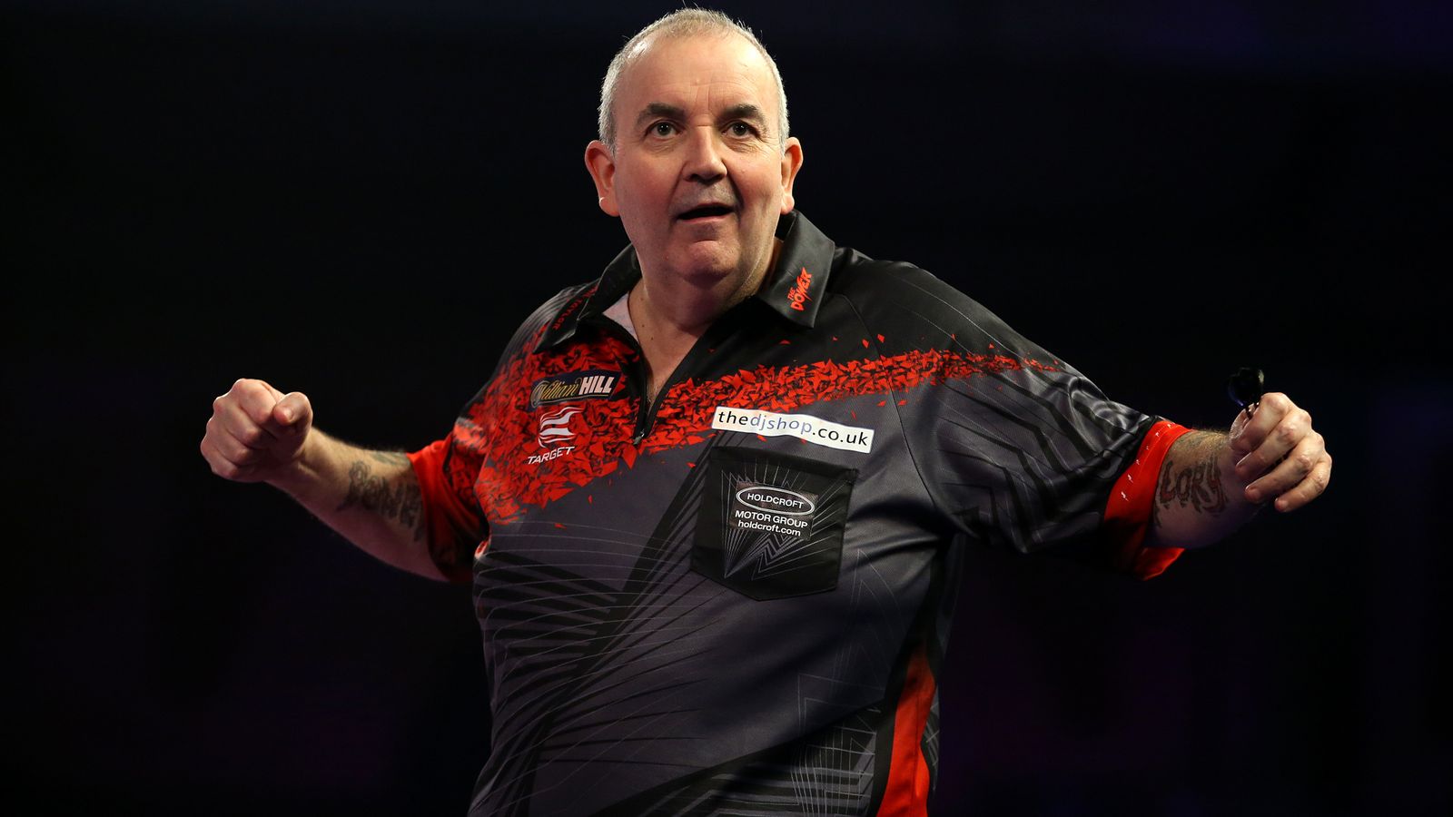 Phil Taylor: Leyenda de dardos anuncia oficialmente su retiro