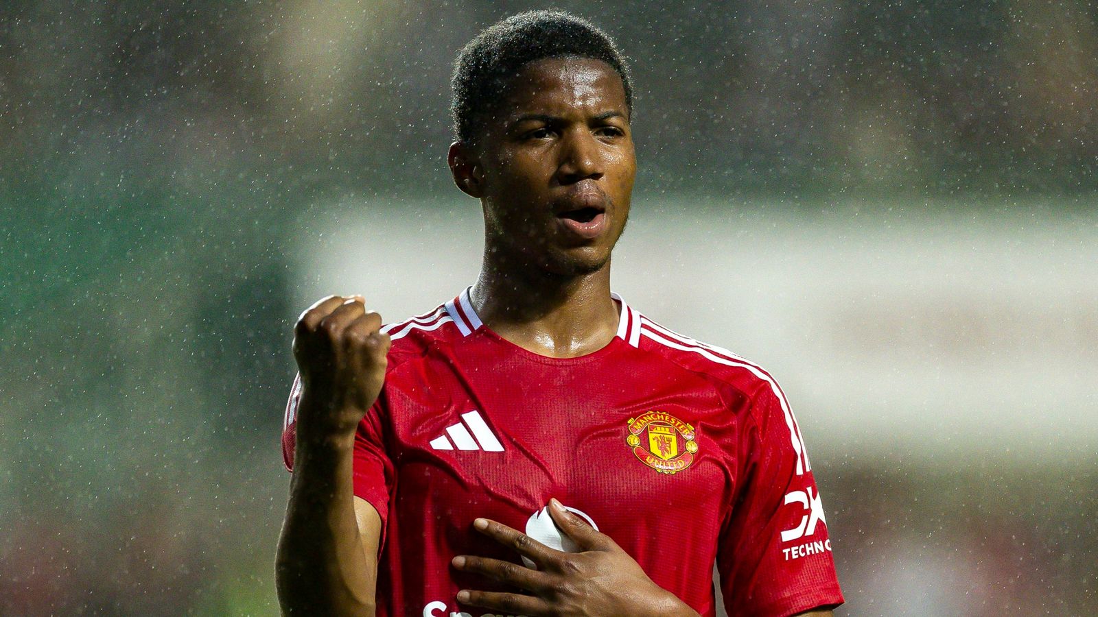 Man. United vence a Hong Kong 3-1, Chido Obi anota dos veces