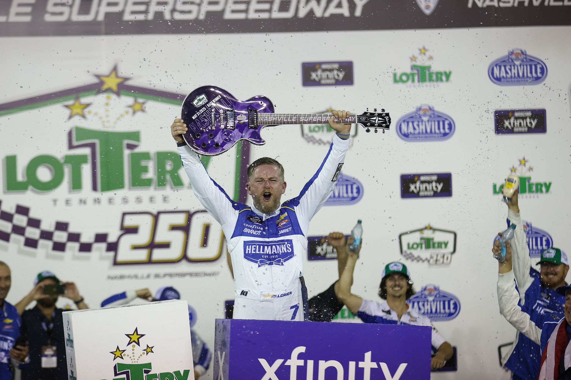 ¿Quién ganó la carrera NASCAR Xfinity en Nashville hoy? Resultados 2025