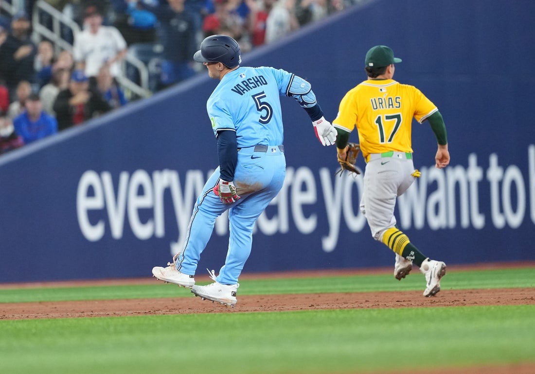 Daulton Varsho (Blue Jays) sale vs. Athletics por lesión de muslo