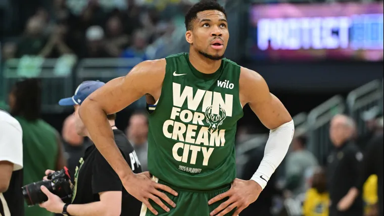 Equipo sorpresa se une a carrera por Giannis Antetokounmpo