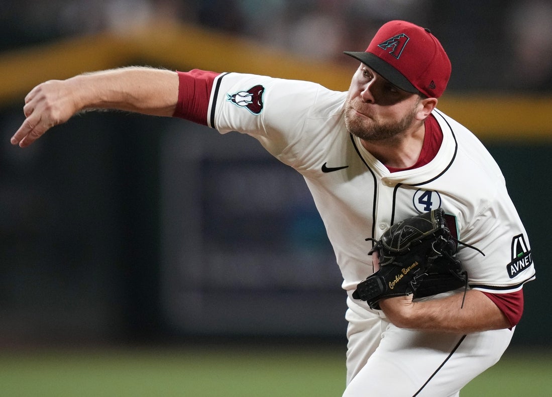 Corbin Burnes de Diamondbacks tendrá cirugía Tommy John
