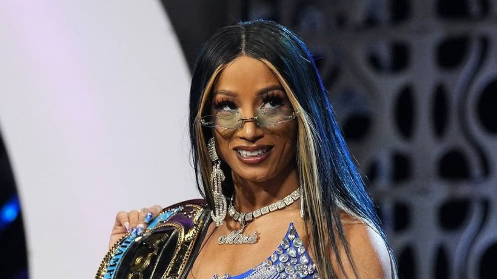 Mercedes Mone insinúa gran participación en AEW All in 2025