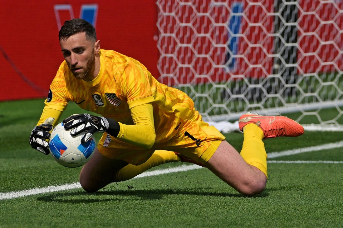 Portero USMNT Matt Turner deja Nottingham para Lyon